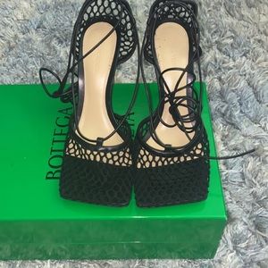 BRAND NEW (never worn) Bottega Veneta Stretch Sandal Color: Black size:39 (9)